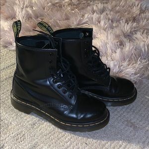 Dr. Martens AirWair 1460 size 6